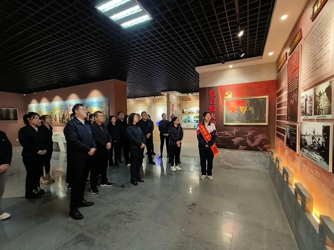 ɽ����Ͷ����������֯��չ���������� �ഺͦ�ߡ�ϵ�����������˶�