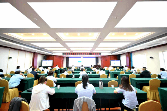 ɽ����Ͷ�������žٰ졶ʩ����Լ��ǩ������Լ������ר�⽲��