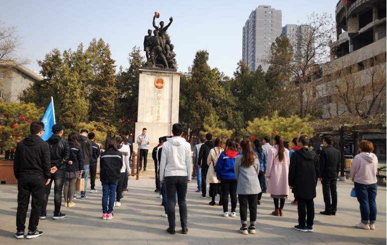 ɽ����е����ί��֯ ���廳���� ����н�� ��־�ഺ�����������˶�