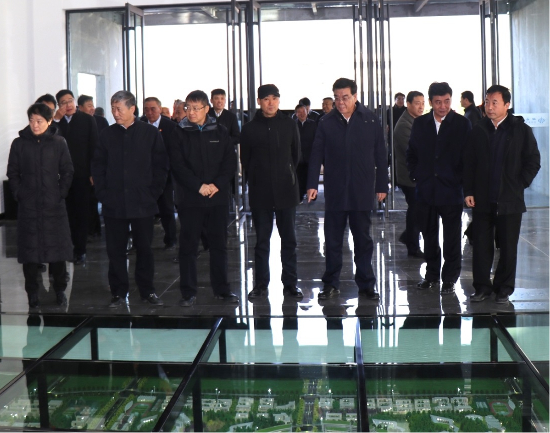 ���������װ����쵼��Ħɽ����Ͷ����ְҵ����ѧԺ��У����Ŀ