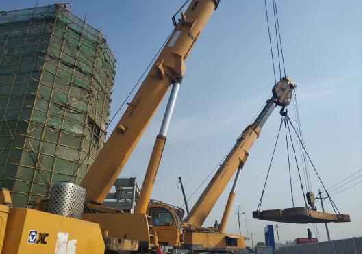 ɽ����Ͷ�Ľ����Ŷ����ˮ���˶�������Ŀ�յ���160��������ܵ�װ�ֳɼ�λ