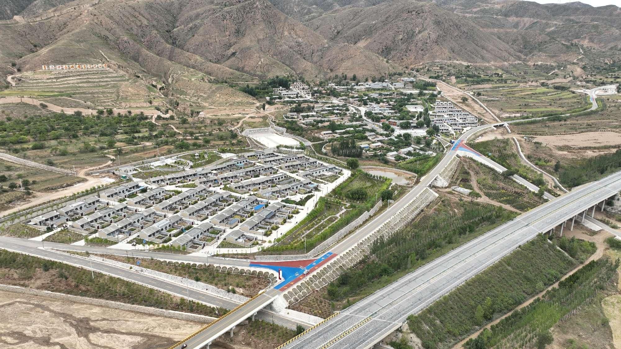 ɽ����Ͷ�˽������ٻ�����й���������װ�ν���