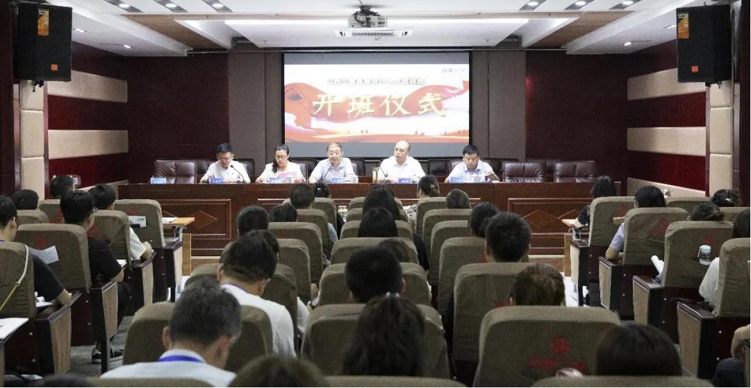 ɽ����Ͷ�������žٰ����߶��˲���ѵ��