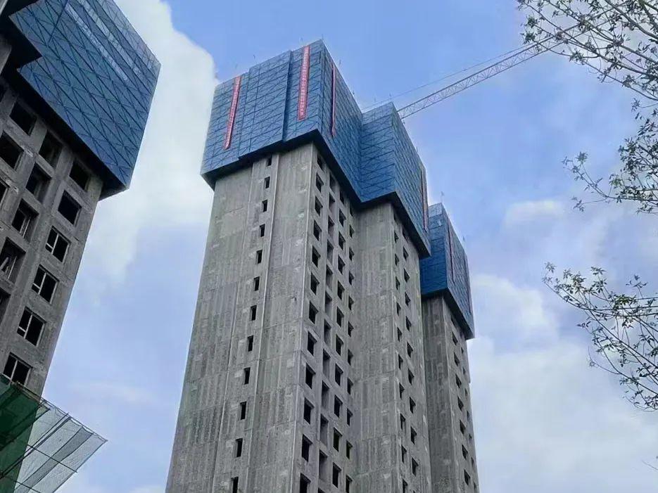 ����������С��һ����Ŀ���幤��ȫ���ⶥ